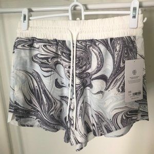 Athleta Crossroads Short Sumi Marble Light Blue XS NWT